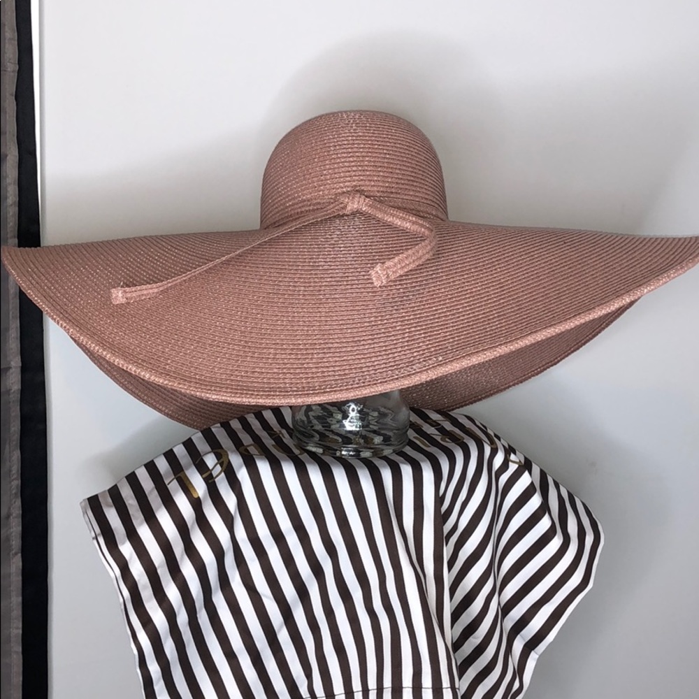Oversized beach hat